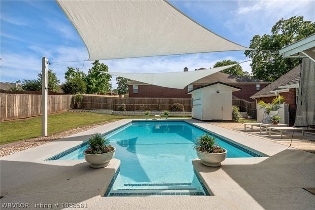 1606 Valley View Street, Van Buren, AR 72956