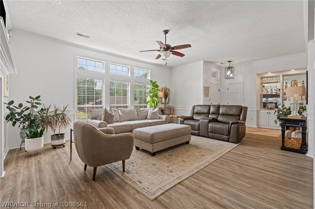 1606 Valley View Street, Van Buren, AR 72956
