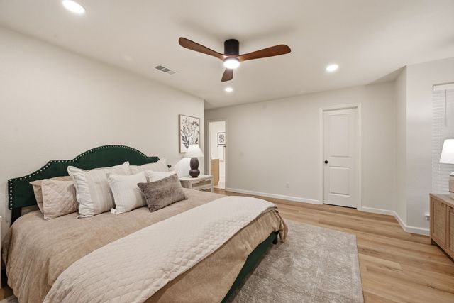 709 Thousand Oaks Drive, Hurst, TX 76054