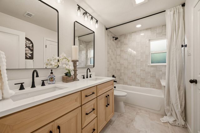 709 Thousand Oaks Drive, Hurst, TX 76054