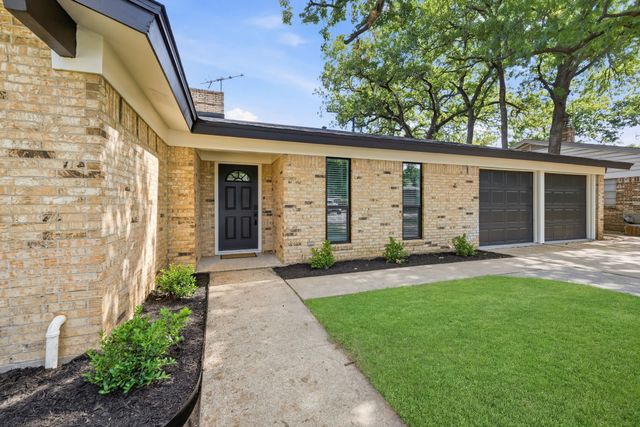 709 Thousand Oaks Drive, Hurst, TX 76054