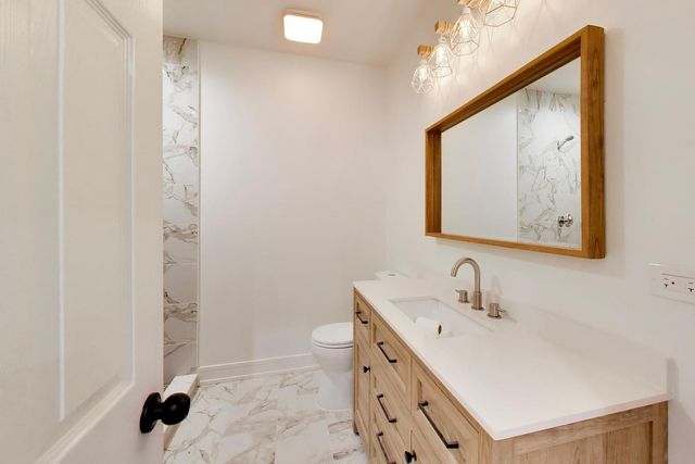 544 N Leamington Avenue, Chicago, IL 60644