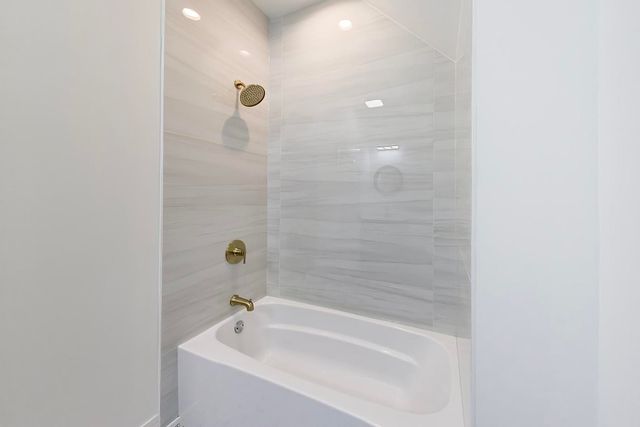 544 N Leamington Avenue, Chicago, IL 60644