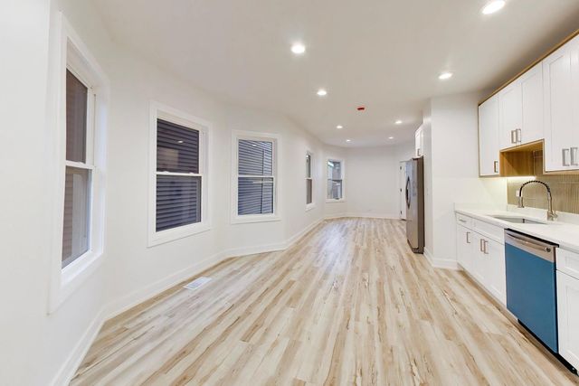 544 N Leamington Avenue, Chicago, IL 60644