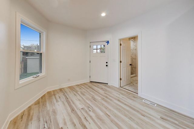 544 N Leamington Avenue, Chicago, IL 60644