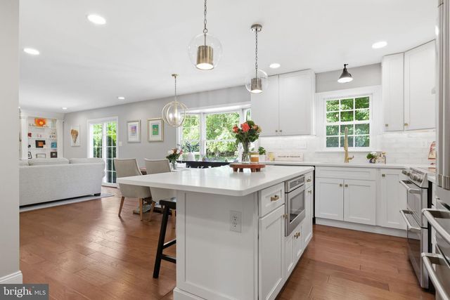271 SAXONY DR, Newtown, PA 18940