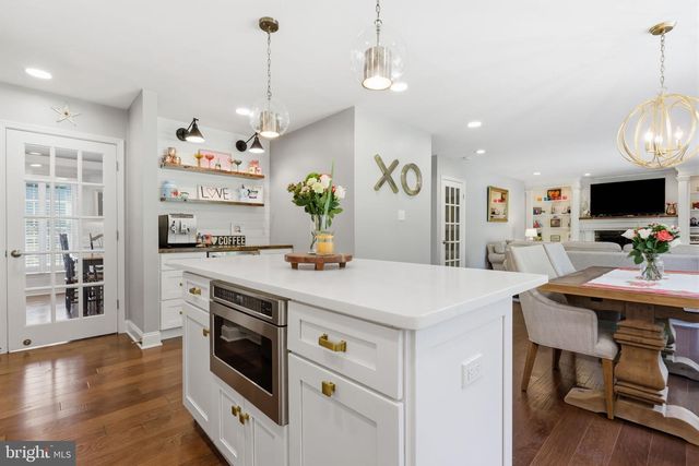 271 SAXONY DR, Newtown, PA 18940