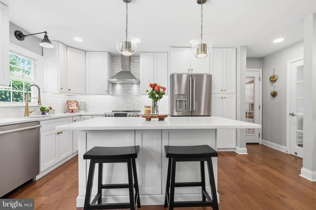 271 SAXONY DR, Newtown, PA 18940