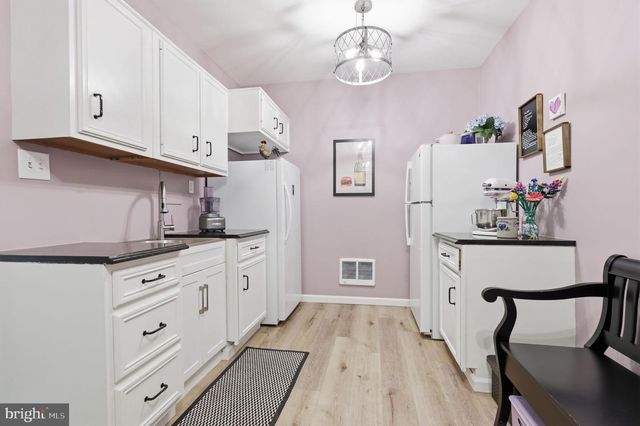 271 SAXONY DR, Newtown, PA 18940