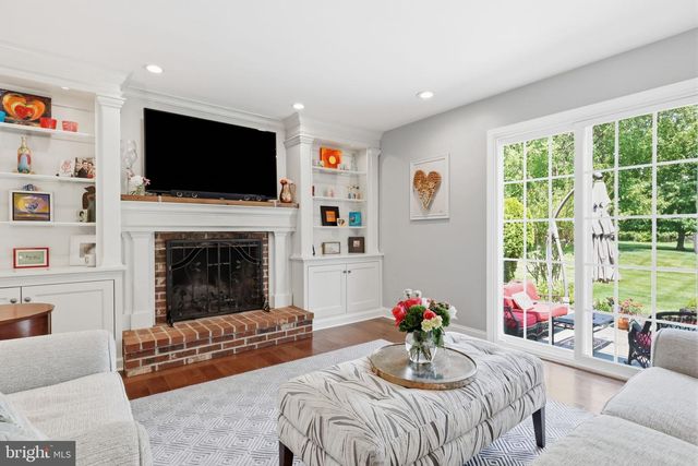 271 SAXONY DR, Newtown, PA 18940