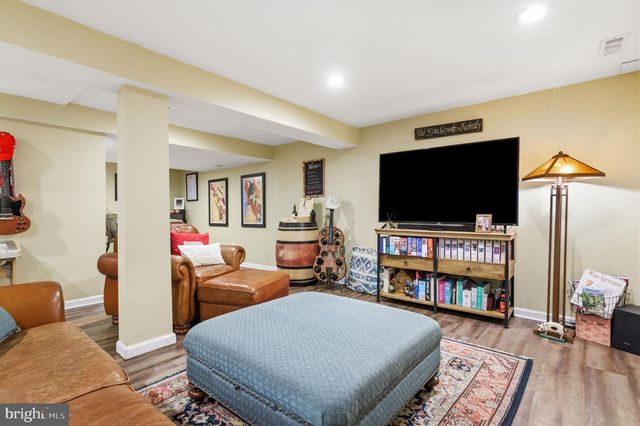 271 SAXONY DR, Newtown, PA 18940