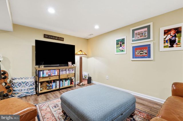 271 SAXONY DR, Newtown, PA 18940