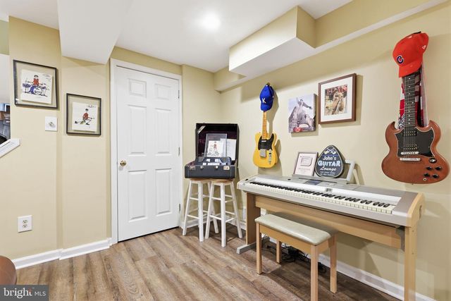 271 SAXONY DR, Newtown, PA 18940