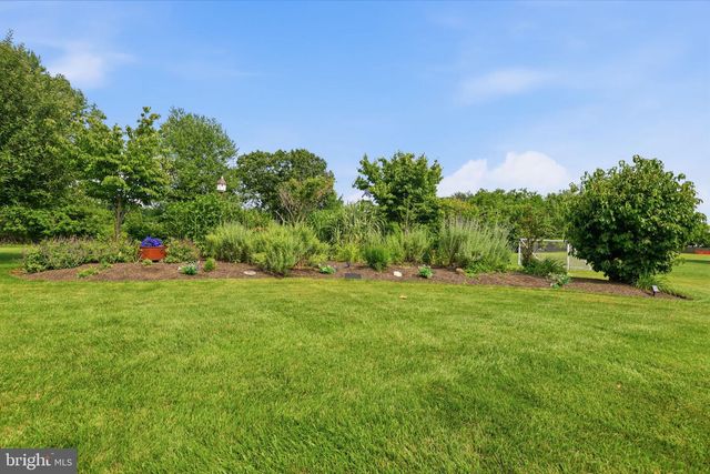 271 SAXONY DR, Newtown, PA 18940
