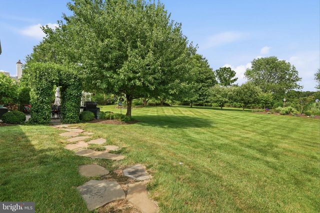 271 SAXONY DR, Newtown, PA 18940