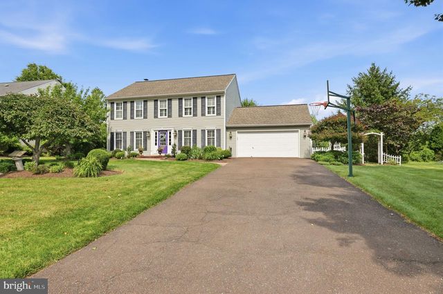271 SAXONY DR, Newtown, PA 18940