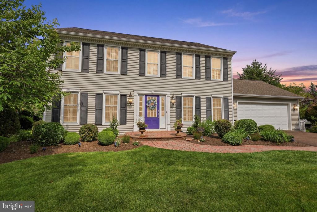 271 SAXONY DR, Newtown, PA 18940