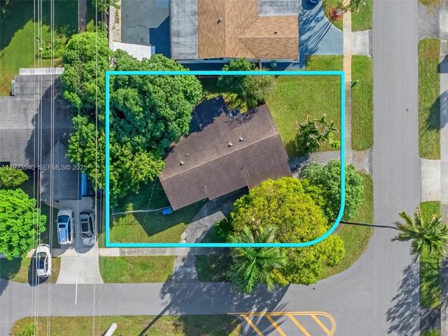 601 SW 64th Pkwy, Pembroke Pines, FL 33023