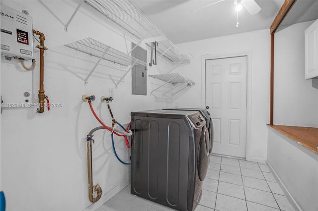 601 SW 64th Pkwy, Pembroke Pines, FL 33023