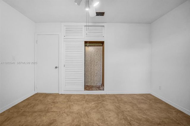 601 SW 64th Pkwy, Pembroke Pines, FL 33023