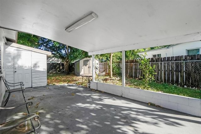 601 SW 64th Pkwy, Pembroke Pines, FL 33023