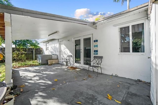 601 SW 64th Pkwy, Pembroke Pines, FL 33023