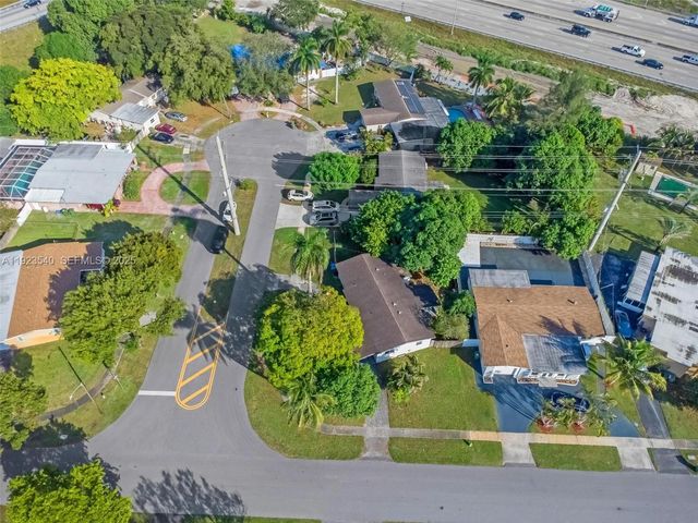 601 SW 64th Pkwy, Pembroke Pines, FL 33023