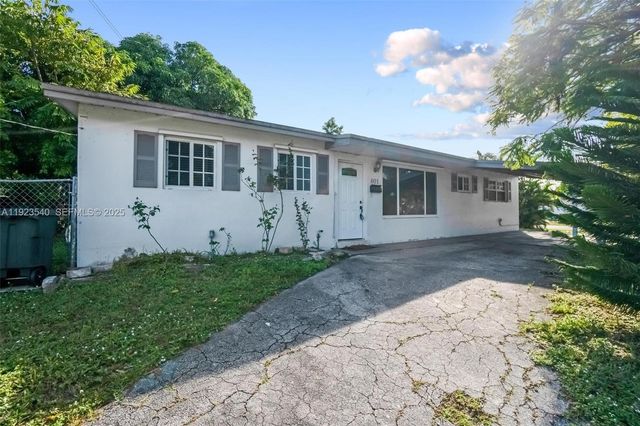 601 SW 64th Pkwy, Pembroke Pines, FL 33023