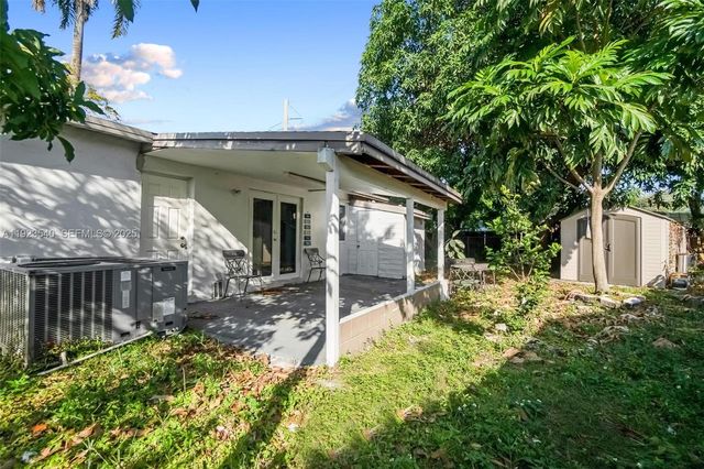 601 SW 64th Pkwy, Pembroke Pines, FL 33023