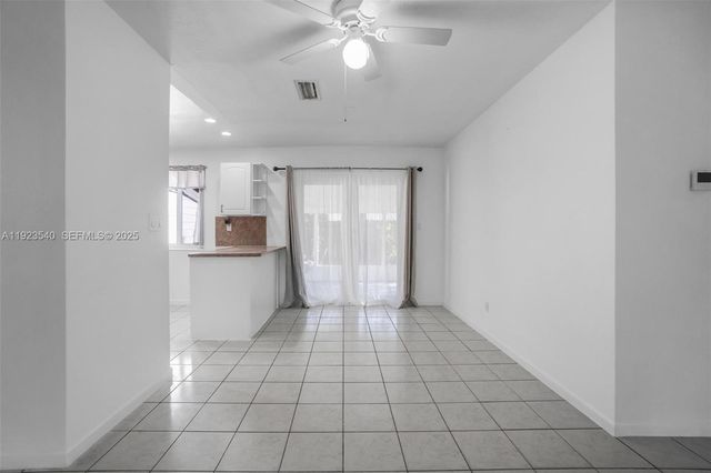 601 SW 64th Pkwy, Pembroke Pines, FL 33023