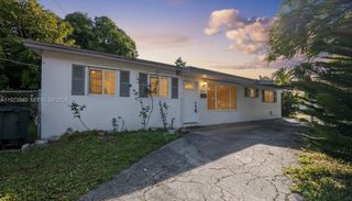 601 SW 64th Pkwy, Pembroke Pines, FL 33023