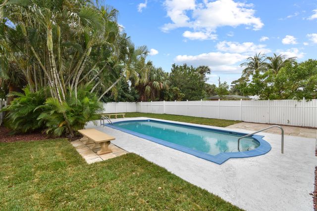 214 Seville Road, West Palm Beach, FL 33405