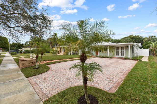 214 Seville Road, West Palm Beach, FL 33405