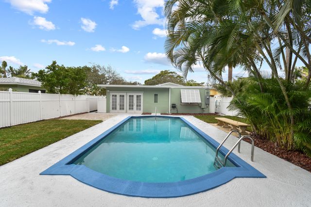 214 Seville Road, West Palm Beach, FL 33405