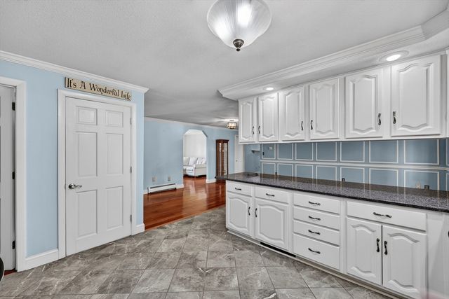 24 Orchard St, Berkley, MA 02779