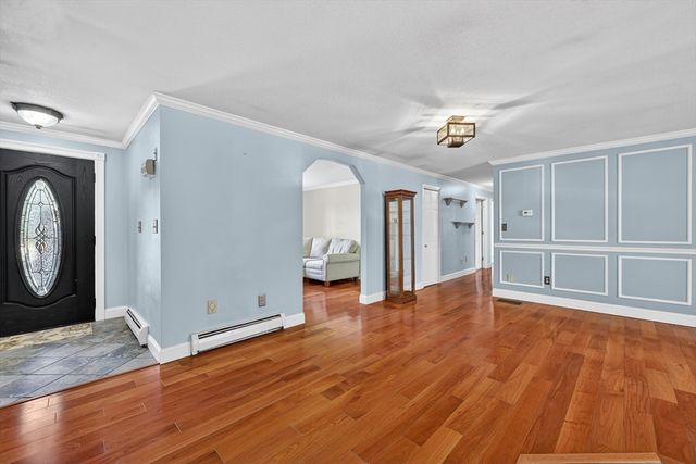 24 Orchard St, Berkley, MA 02779