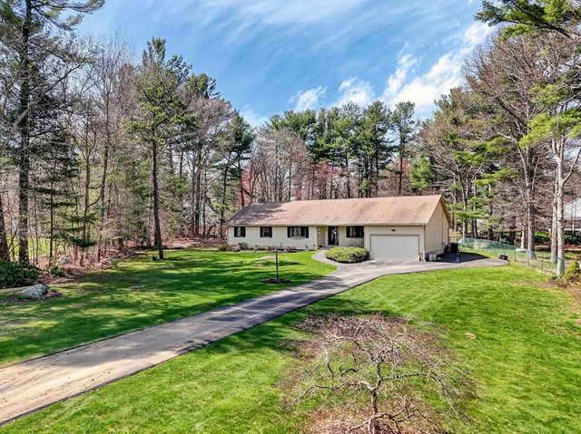 24 Orchard St, Berkley, MA 02779