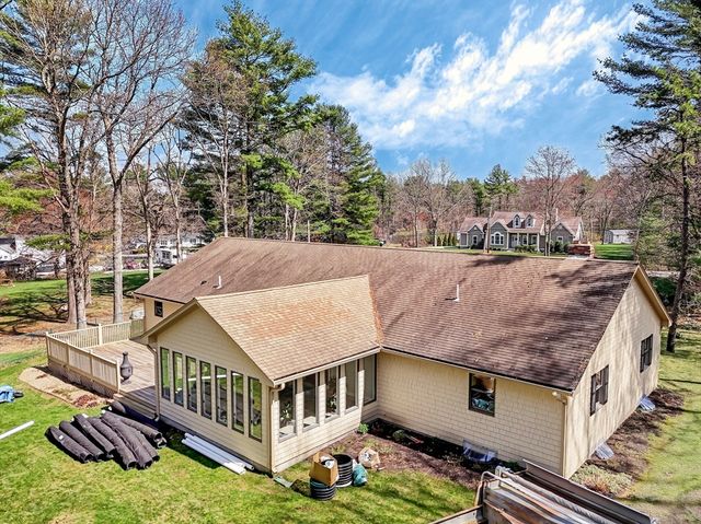 24 Orchard St, Berkley, MA 02779