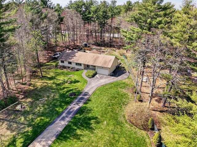 24 Orchard St, Berkley, MA 02779