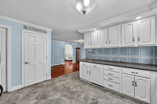 24 Orchard St, Berkley, MA 02779