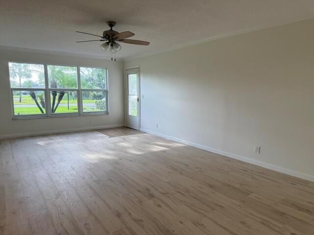 7293 W Oakridge Circle, Lake Worth, FL 33462
