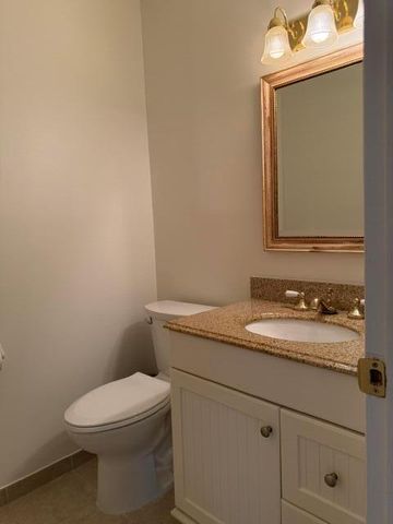 7293 W Oakridge Circle, Lake Worth, FL 33462