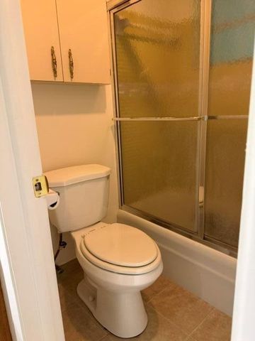 7293 W Oakridge Circle, Lake Worth, FL 33462
