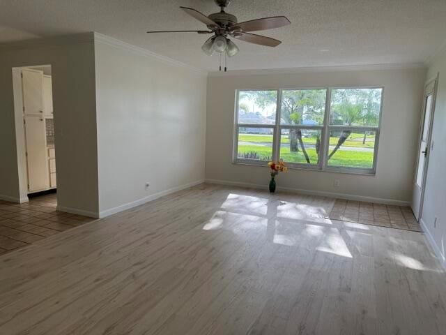 7293 W Oakridge Circle, Lake Worth, FL 33462