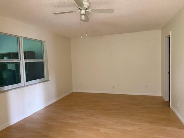 7293 W Oakridge Circle, Lake Worth, FL 33462