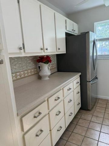 7293 W Oakridge Circle, Lake Worth, FL 33462