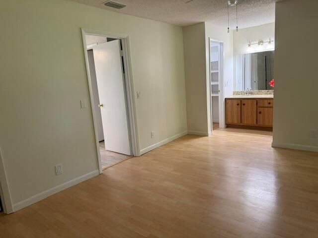 7293 W Oakridge Circle, Lake Worth, FL 33462