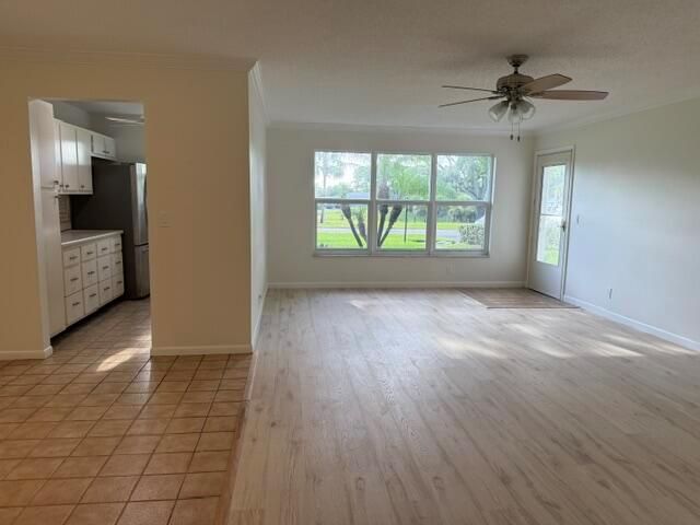 7293 W Oakridge Circle, Lake Worth, FL 33462