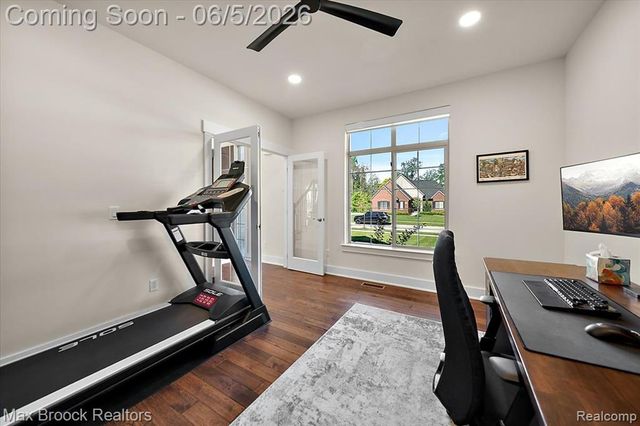 1942 Nottingham Drive, Rochester Hills, MI 48307