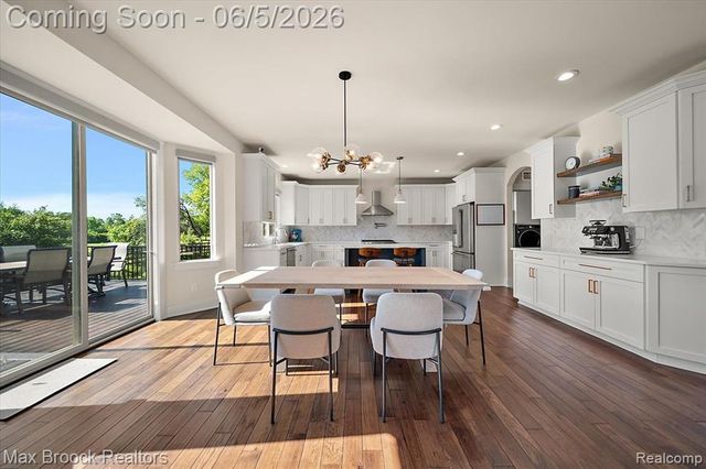 1942 Nottingham Drive, Rochester Hills, MI 48307